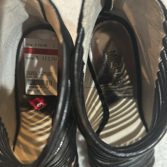 Michael Kors platform heels - Picture 4 of 6